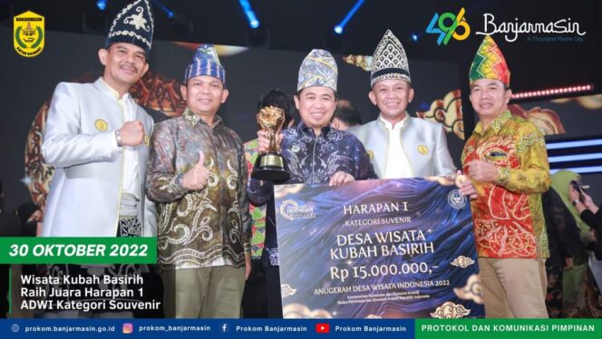 
 Wisata Kubah Basirih Raih Juara Harapan 1 Anugerah Desa Wisata Indonesia (ADWI) Kategori Souvenir