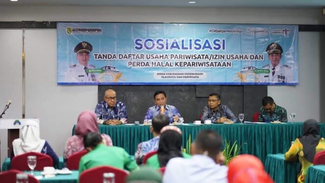 
 Bina Pelaku Usaha di Kota Banjarmasin dengan Sosialisasi TDUP