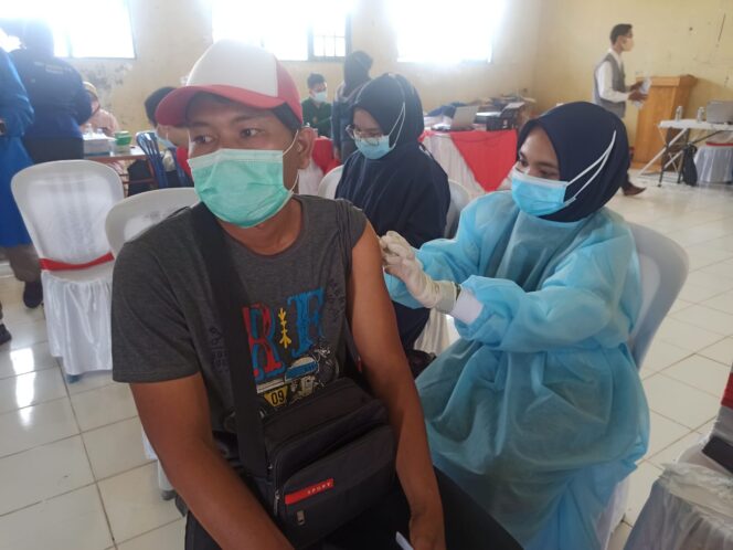 
 Tak Sedikit Warga Mengulang Tahapan Vaksinasi Karena Status DO 