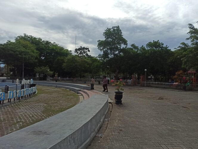 
 Tanggapi Keluhan Warga, DLH Pasang Penerang Lampu di RTH Kamboja
