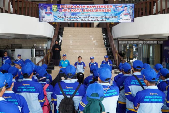 
 Wali Kota Lepas Kontingen Banjarmasin Ikuti Peparprov IV Kalsel