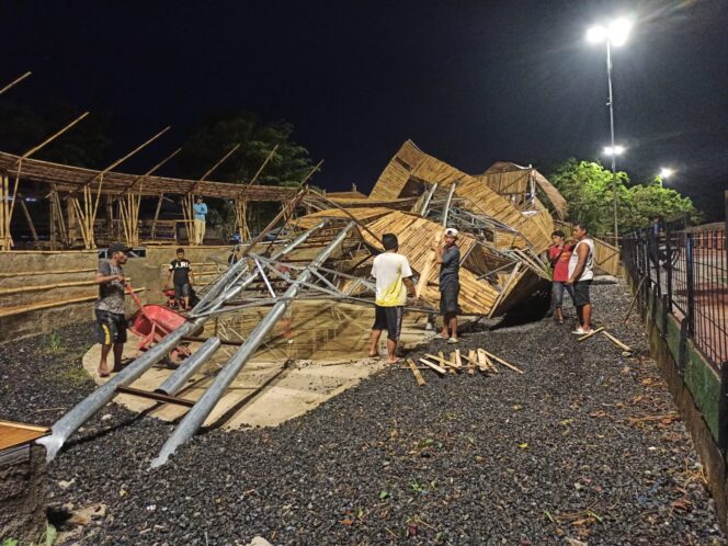 
 Tugu Kampung Ketupat Ambruk, Juru Id Sebut Faktor Cuaca dan Pembangunan Kontruksi Masih Belum Sempurna