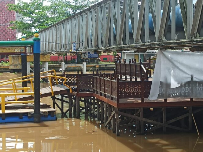 
 Gangway Dermaga Apung Penyok, PUPR Banjarmasin Langsung Lakukan Perbaikan