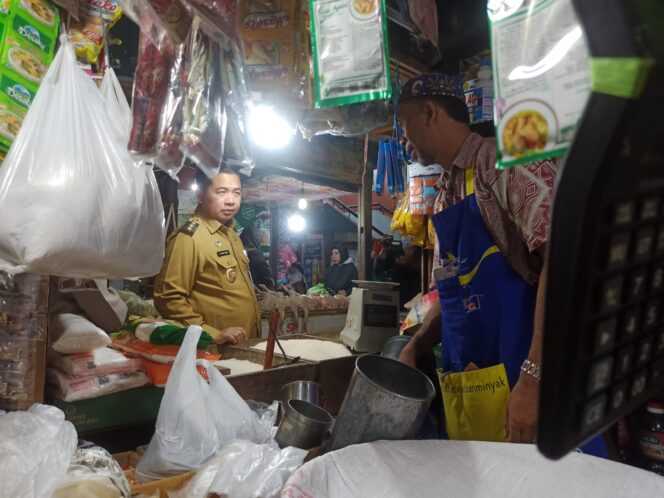 
 Kendalikan Kenaikan Inflasii dan Harga, Pemko Sidak Pasar dan Distributor