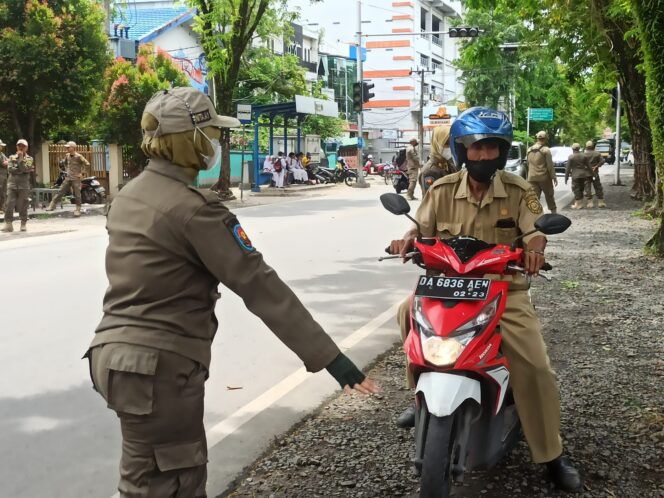 
 Berkeliaran Saat Jam Kerja, Puluhan ASN Banjarmasin Terjaring Razia