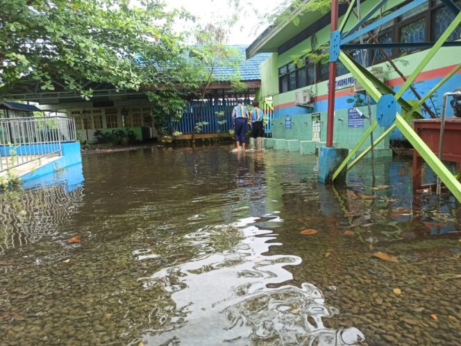 
 Sekolah Terendam, Kadisdik Sarankan Sekolah Untuk Pembelajaran Jarak Jauh