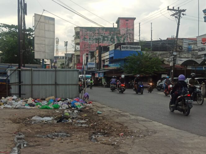 
 Dulunya Segunung, Kini Sampah di Eks-TPS Pasar Kuripan Berkurang