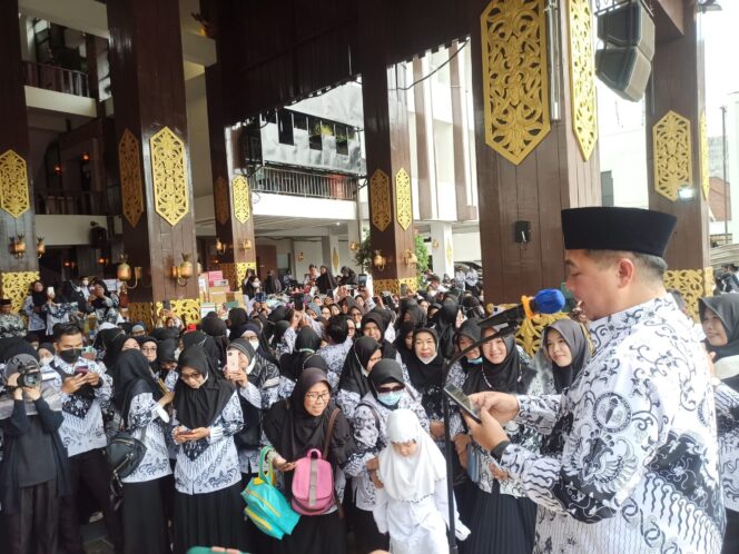 
 Di Momen Peringatan Hari PGRI Ke-77 dan Hari Guru Nasional, Ibnu Ingin Dunia Pendidikan Kembali Pulih Pasca Pandemi Covid-19
