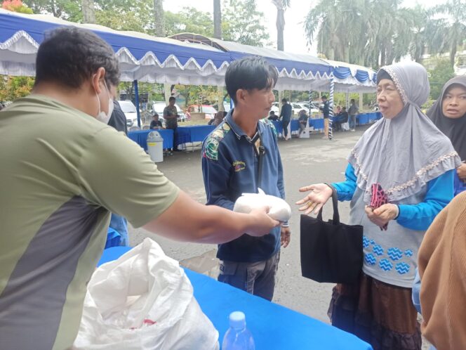 
 Tekan Laju Inflasi, Pemko Banjarmasin Siapkan 2.500 Paket Beras Lokal di Operasi Pasar Murah