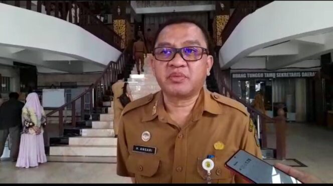 
 Isa Ansari  Kadis Koperasi, Usaha Mikro dan Tenaga Kerjs Kota Banjarmasin