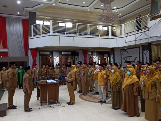 
 Penyegaran Awal Tahun 2023 di Lingkungan Pemko Banjarmasin, Ibnu Lantik Puluhan ASN