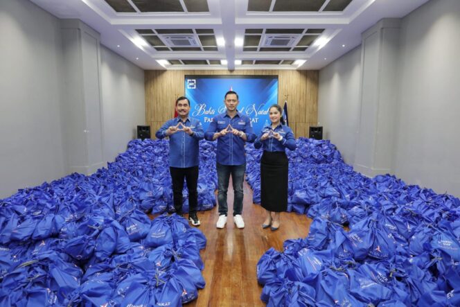 
 Bawa Semangat untuk Berbagi, AHY Salurkan Ribuan Paket Sembako pada Bakti Sosial Perayaan