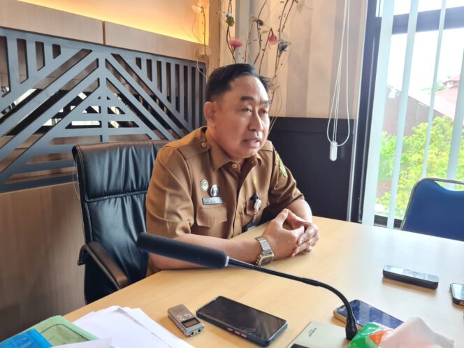 
 Kepala Dinas Penanaman Modal dan Pelayanan Terpadu Satu Pintu (DPMPTSP) Kota Banjarmasin, Ari Yani