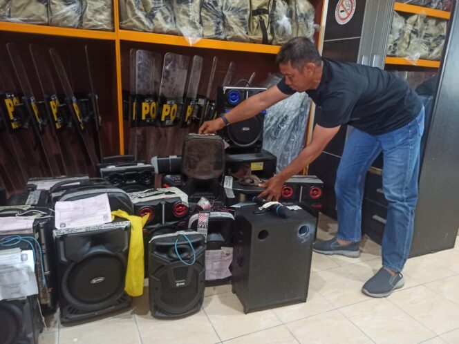 
 Puluhan Sound System Diamankan, Kasat Pol PP Sebut Kebanyakan Pengamen Jalanan Pelanggar Berulang