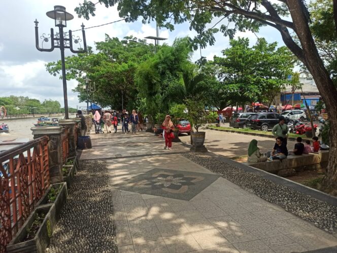
 Kondisi terbaru kawasan Siring Tendean Menara Pandang yang bebas dari PKL.