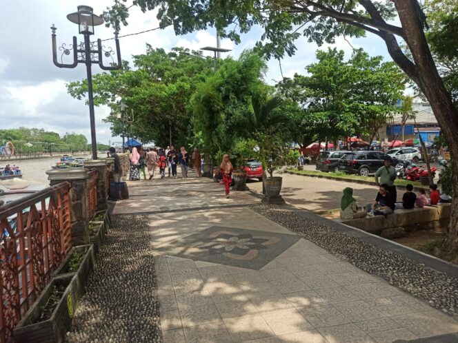 
 Kawasan Siring Menara Pandang Mulai Dilakukan Penataan, Ibnu : Kita Ingin Hadirkan Wisata Representatif Bagi Pengujung