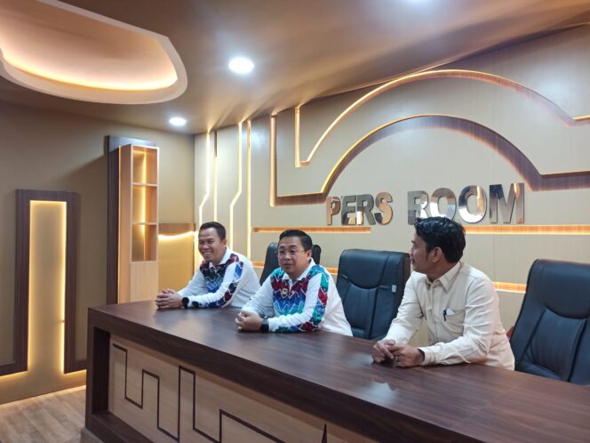 
 Resmikan Ruangan Baru Press Room Balai Kota Banjarmasin, Ibnu Berpesan Jaga Fasilitas Tersedia