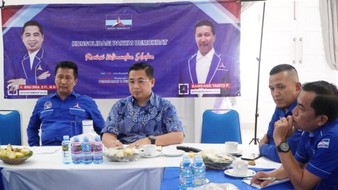 
 Ketua DPD Demokat Kalsel Ibnu Sina : Caleg Demokrat Kalsel Siap Jadi Petarung Hebat Untuk Dulang Suara di Pileg 2024