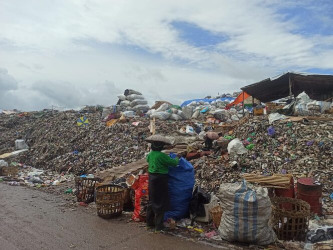 
 Suasana TPA Sampah Basirih di Jalan Lingkar Selatan, Banjarmasin Selatan.