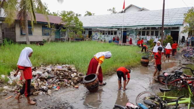 
 WC Rusak dan Lapangan Sekolah Tak Terurus, Kadisdik Minta SDN Basirih 4 Banjarmasin Tak Berdiam Diri