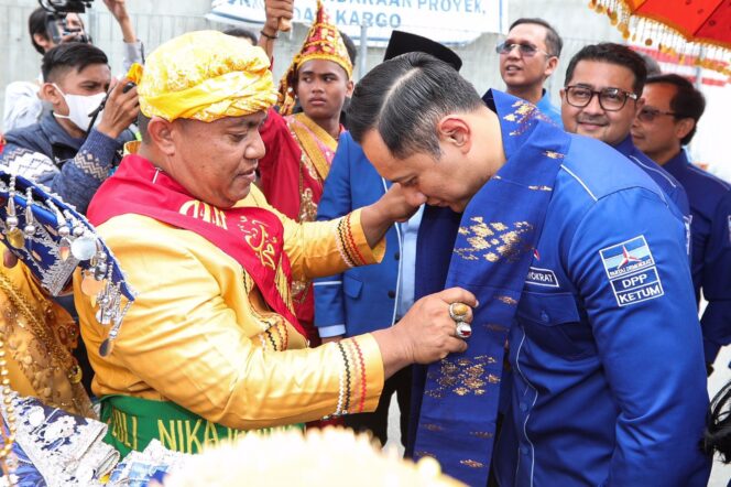 
 Disambut Ribuan Warga di Palu, AHY: “Ini Harapan dan Energi Menuju Perubahan dan Perbaikan