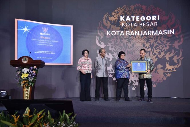 
 Banjarmasin Raih Penghargaan Sertifikat Adipura 2022
