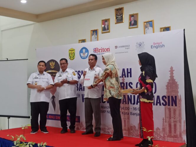 
 Tingkatkan Kualitas Pendidikan di Banjarmasin, 35 SMP Negeri Resmi Jalankan Program SBI