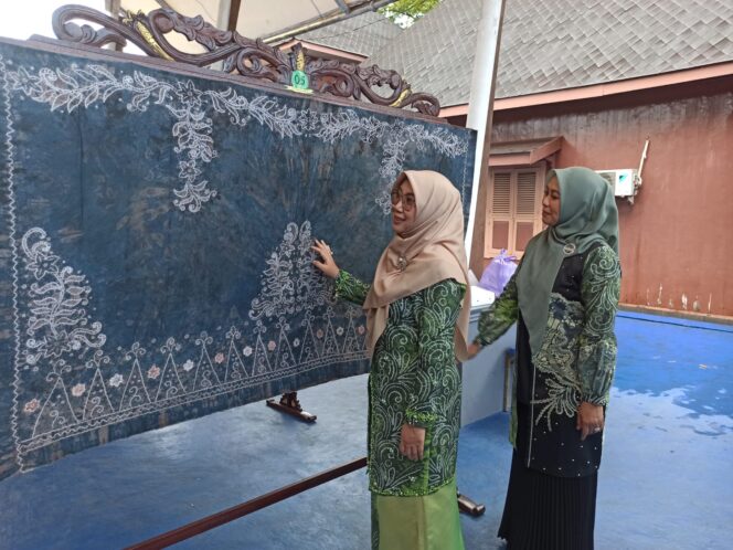 
 38 Pengrajin Sasirangan Ikut Meriahkan Rangkaian BSF di Lomba Desain Motif Sasirangan