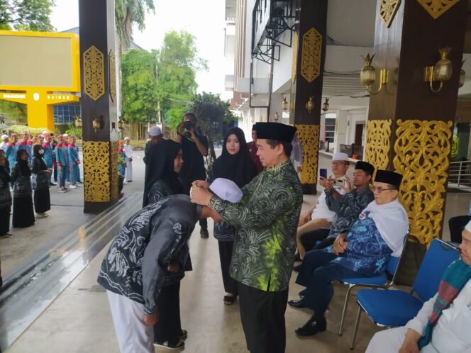 
 175 Santri PERS AF BMAS Siap Mengabdi Kegiatan Pesantren Ramadan di Sekolah Banjarmasin