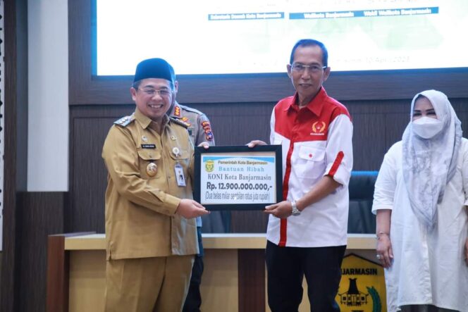 
 Pemko Banjarmasin Salurkan Bantuan Hibah