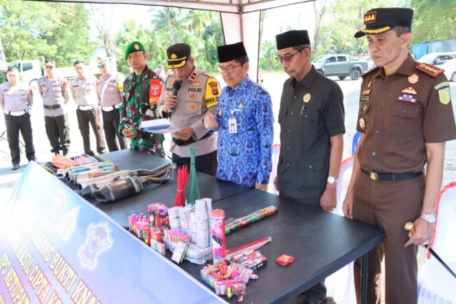 
 Cipkon Ramadan, Polres HST Musnahkan Puluhan Knalpot Brong dan Petasan