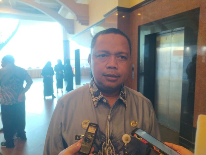 
 Ket foto : Kepala DPPKBPM Kota Banjarmasin, Helfian Noor