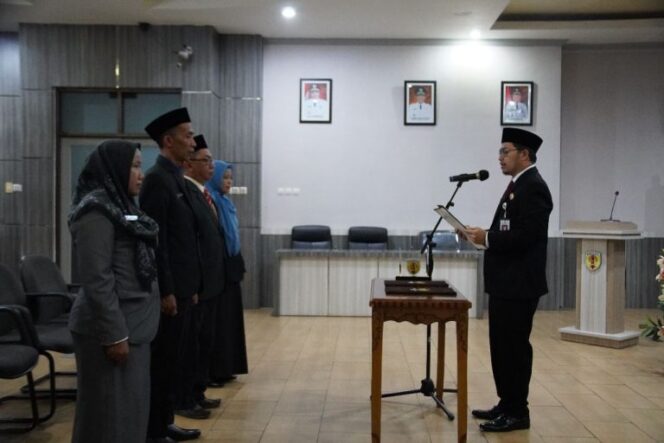 
 Bupati Aulia memgambil sumpah jabatan 4 pejabat Eselon III di HST, Rabu (3/5/2023) lalu.