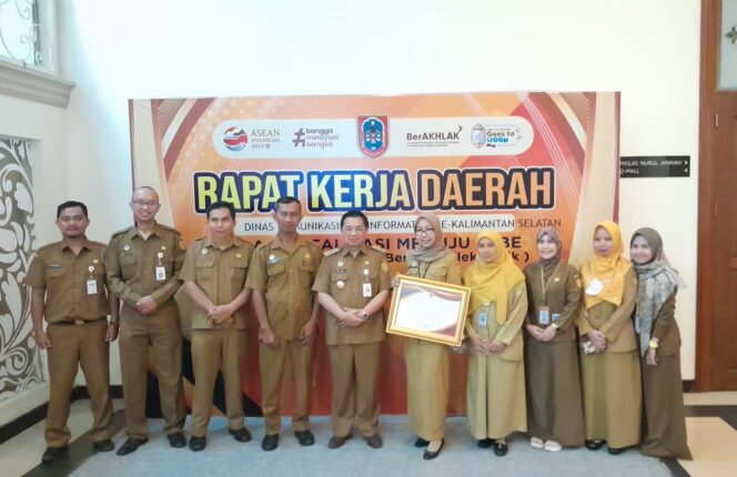 
 Banjarmasin Raih Predikat Terbaik Tanggap Aduan SP4N LAPOR!