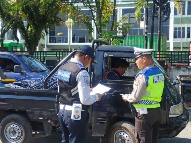 
 Gelar Giat Razia Administrasi Kelayakan Angkutan, Masih Banyak Sopir Langgar Ketentuan Lalu Lintas
