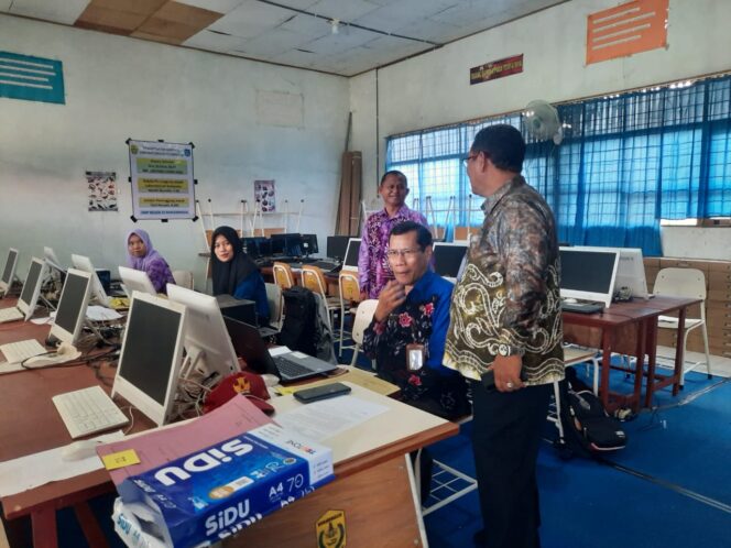 
 Sekolah Pinggiran Selalu Alami Kekurangan Siswa, Kadisdik: Sudah Harusnya Sekolah Tingkatkan Mutu Pendidikan Agar Dilirik