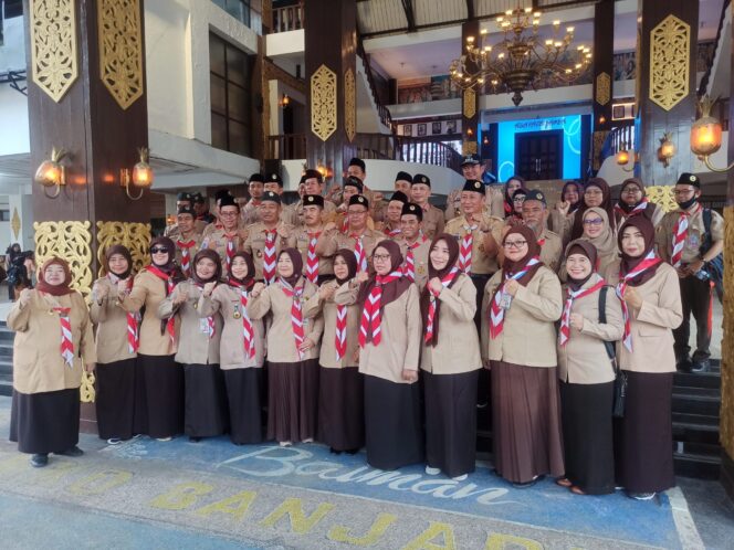 
 Lepas Peserta KPN dan KBN, Ketua Kwarcab Banjarmasin Harapkan Terbaik dari Kontingen
