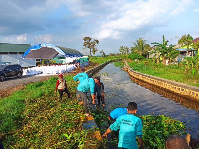 
 Wali Kota Banjarmasin Ingin Kegiatan Gotong Royong Bersih-bersih Tidak Hanya di Momentum Tertentu Saja