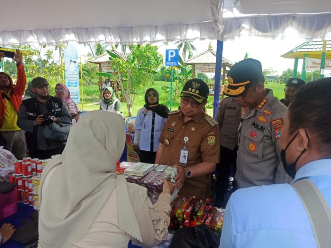 
 Pemko Banjarmasin Berkolaborasi Bersama Polresta Banjarmasin Gelar Pasar Murah di Kawasan Kubah Habib Basirih