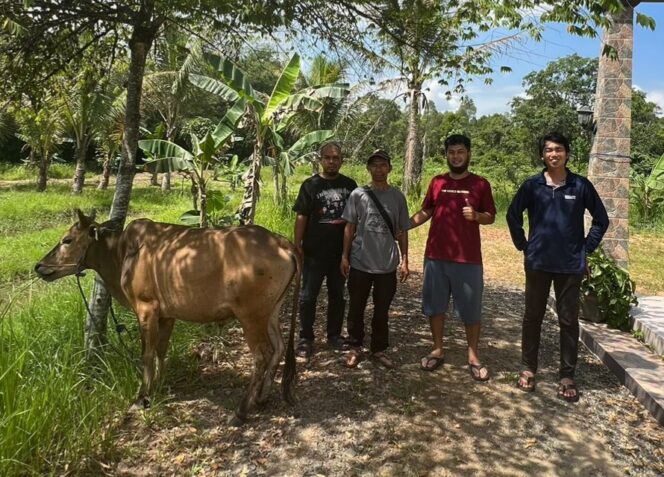 
 DPC Demokrat Kota Banjarmasin Berbagi Daging Kurban Bersama Masyarakat