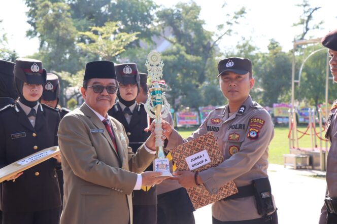 
 Momen HUT Bhayangkara 77 di HST, Wabup Mansyah: Tingkatkan Kepercayaan Masyarakat