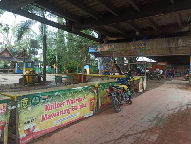 
 Suasana wisata kuliner Mawarung Bambai yang masih tutup.