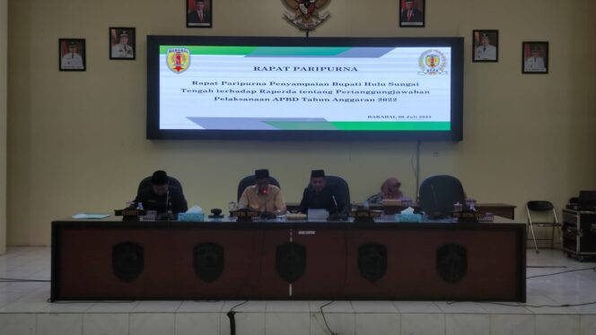 
 Rapat Paripurna Penyampaian LPJ APBD 2022 di DPRD HST, Senin, (10/7/2023).