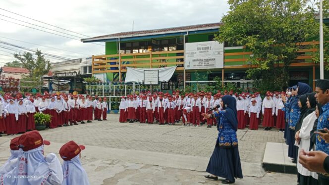 
 MPLS Serentak Seluruh Sekolah, SDN Mawar 2 Banjarmasin Ajarkan Peserta Didik Beradaptasi