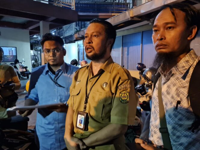 
 Orangtua korban penusukan pelajar membuat laporan polisi, Senin petang (31/7/2023).
Foto Hamdiah