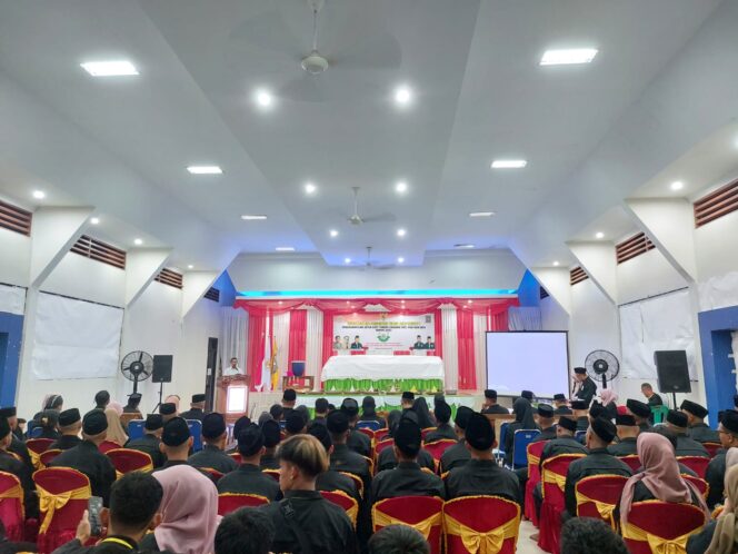 
 Prosesi pengesahan atau wisuda warga baru PSHT se 4 kabupaten di Balai Rakyat Barabai, Sabtu (5/8/2023).
