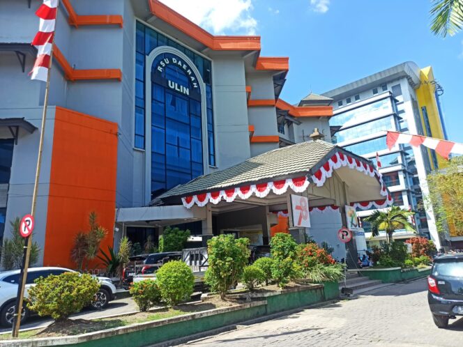 
 Korban penusukan pelajar SMAN 7 Banjarmasin masih menjalani perawatan di RSUD Ulin Banjarmasin.
