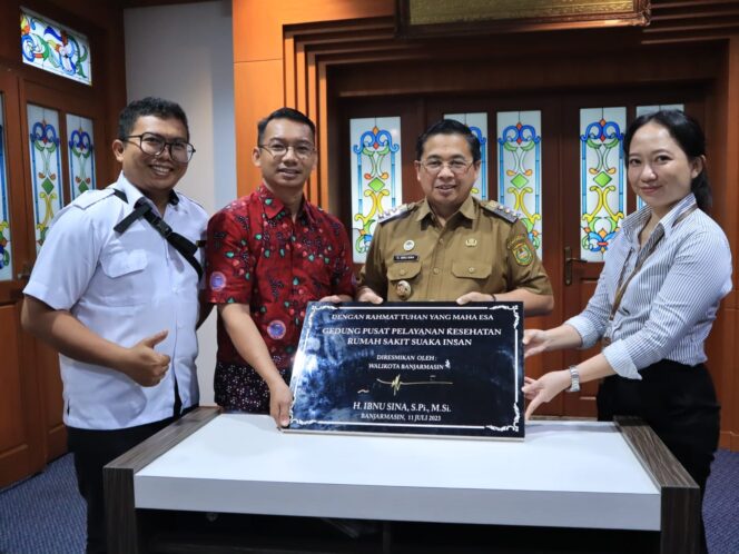 
 Ibnu Sina Tandatangani Prasasti Gedung Baru RS Suaka Insan