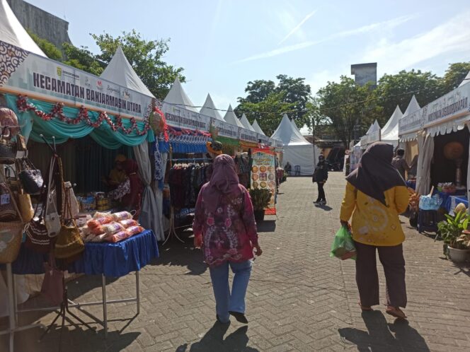 
 20 UMKM Kawal Inkubator Banjarmasin Ramaikan Festival UMKM 2023 di Taman Kamboja
