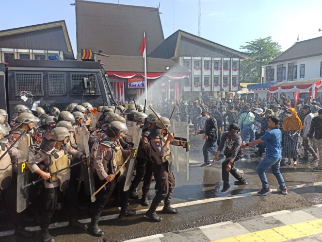 
 Persiapan Pemilu 2024,  Simulasi Pengamanan Pemilu Digelar Terasa Nyata